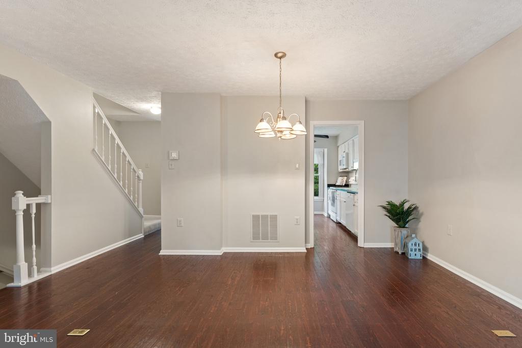 7253 KOUSA LANE
