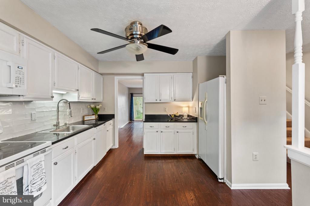 7253 KOUSA LANE