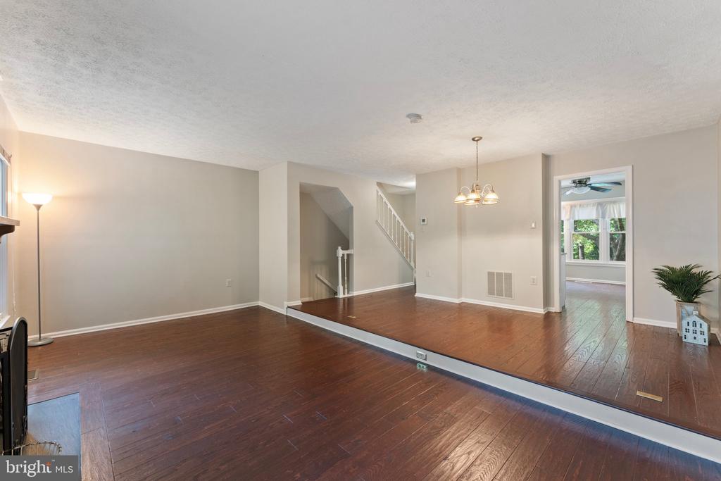 7253 KOUSA LANE