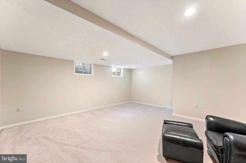 7253 KOUSA LANE