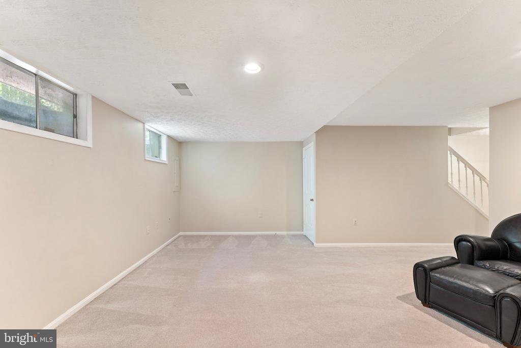 7253 KOUSA LANE