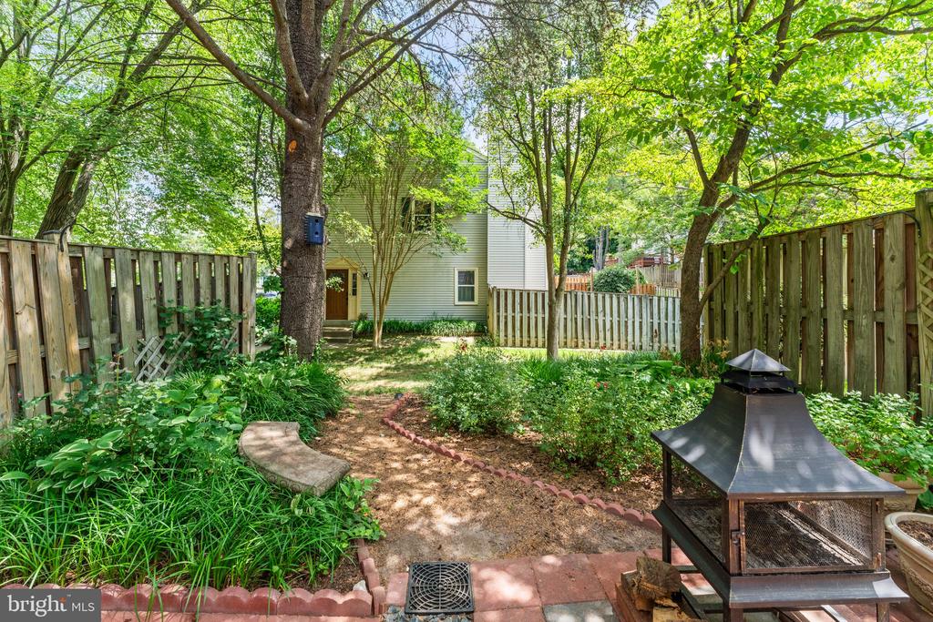 7253 KOUSA LANE