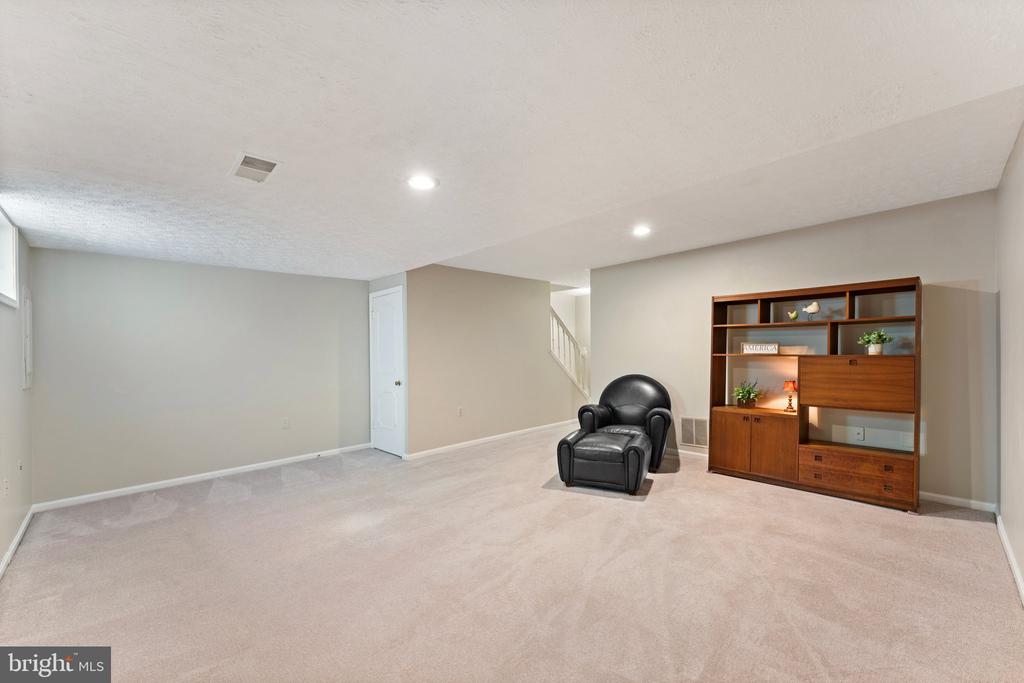 7253 KOUSA LANE