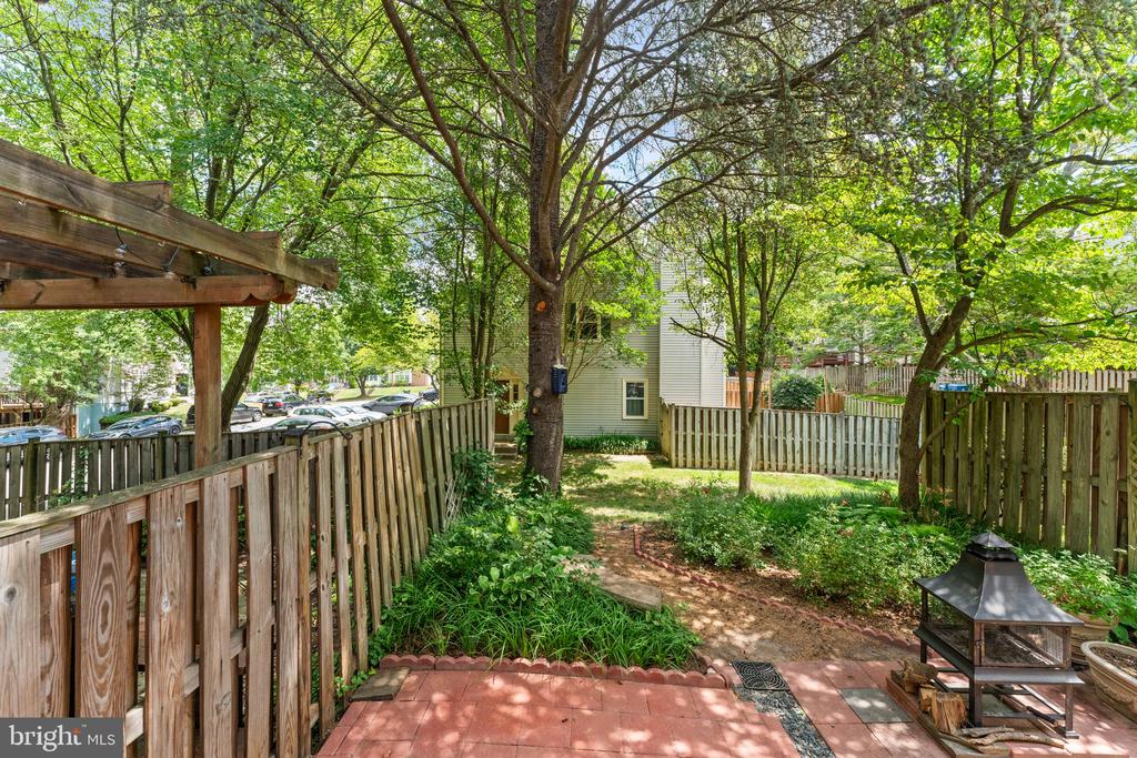 7253 KOUSA LANE
