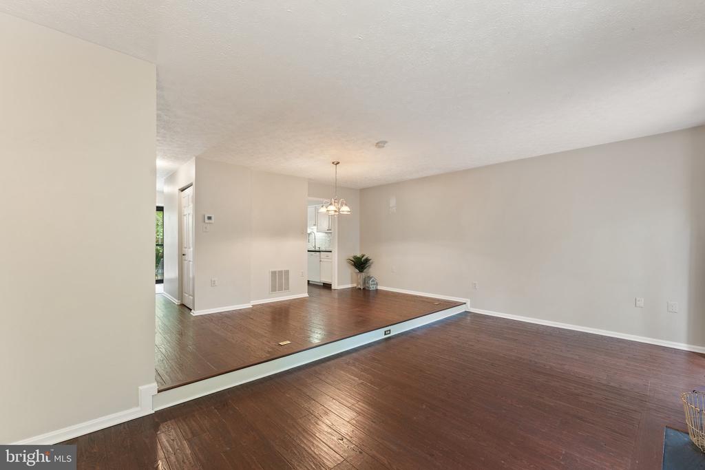 7253 KOUSA LANE