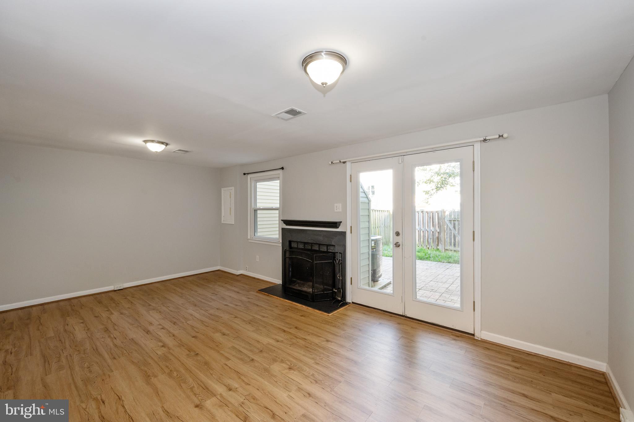 7402 MEADOWLEIGH WAY