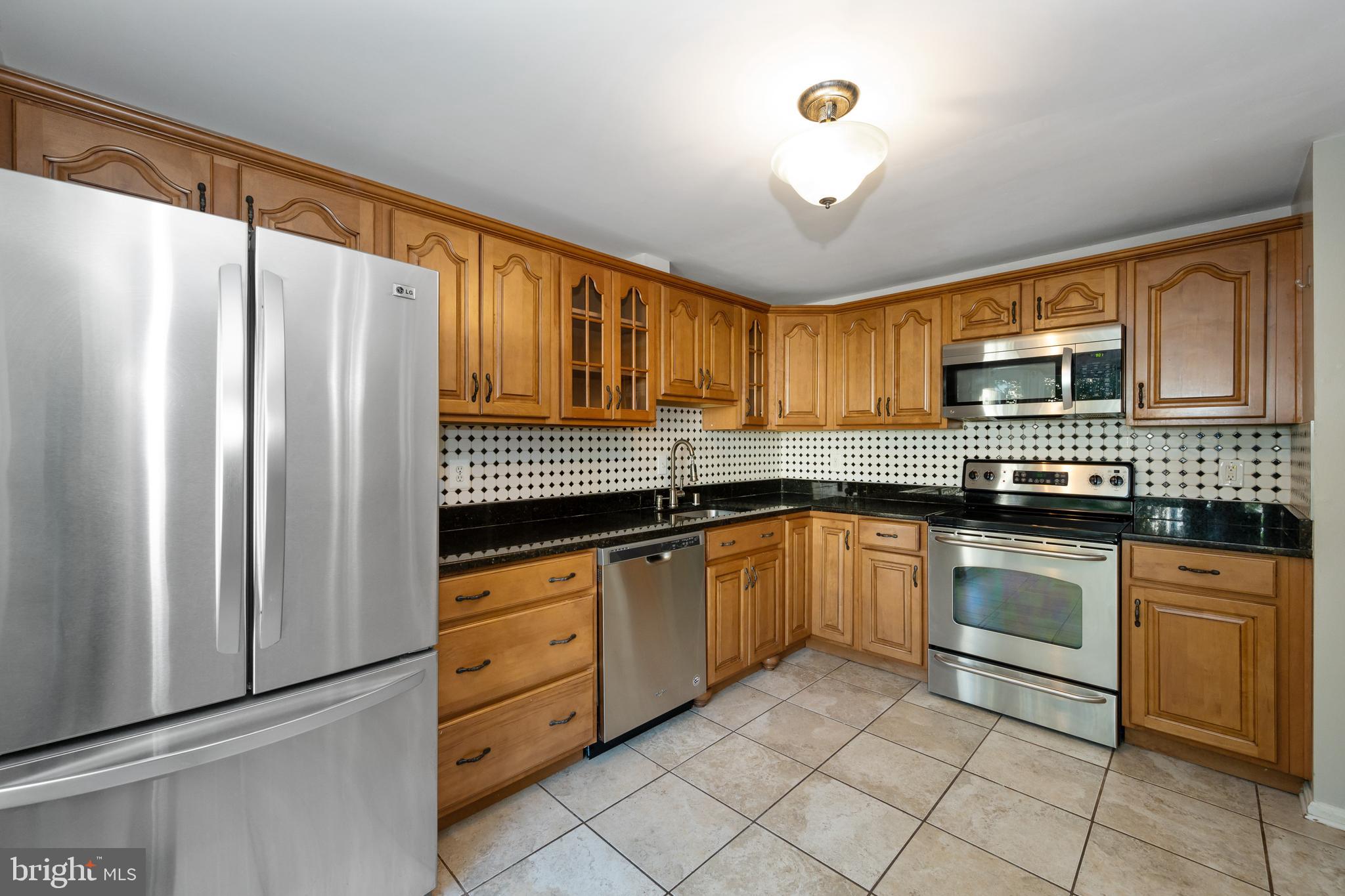 7402 MEADOWLEIGH WAY