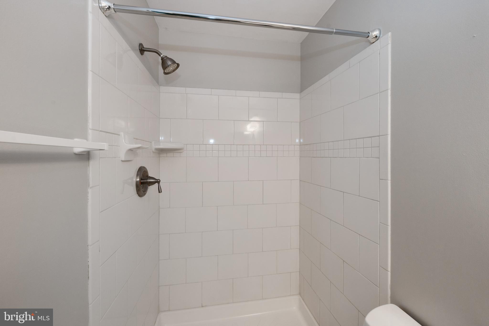 7402 MEADOWLEIGH WAY