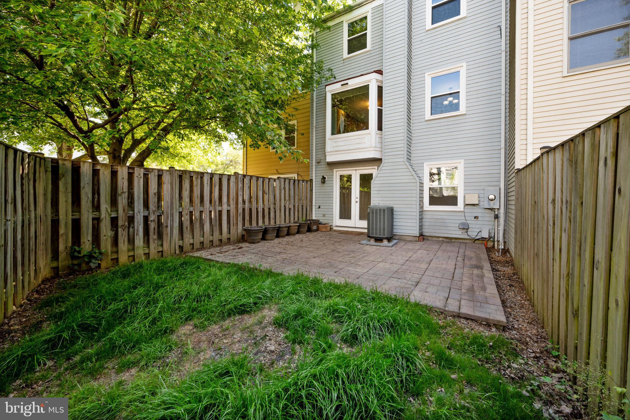 7402 MEADOWLEIGH WAY