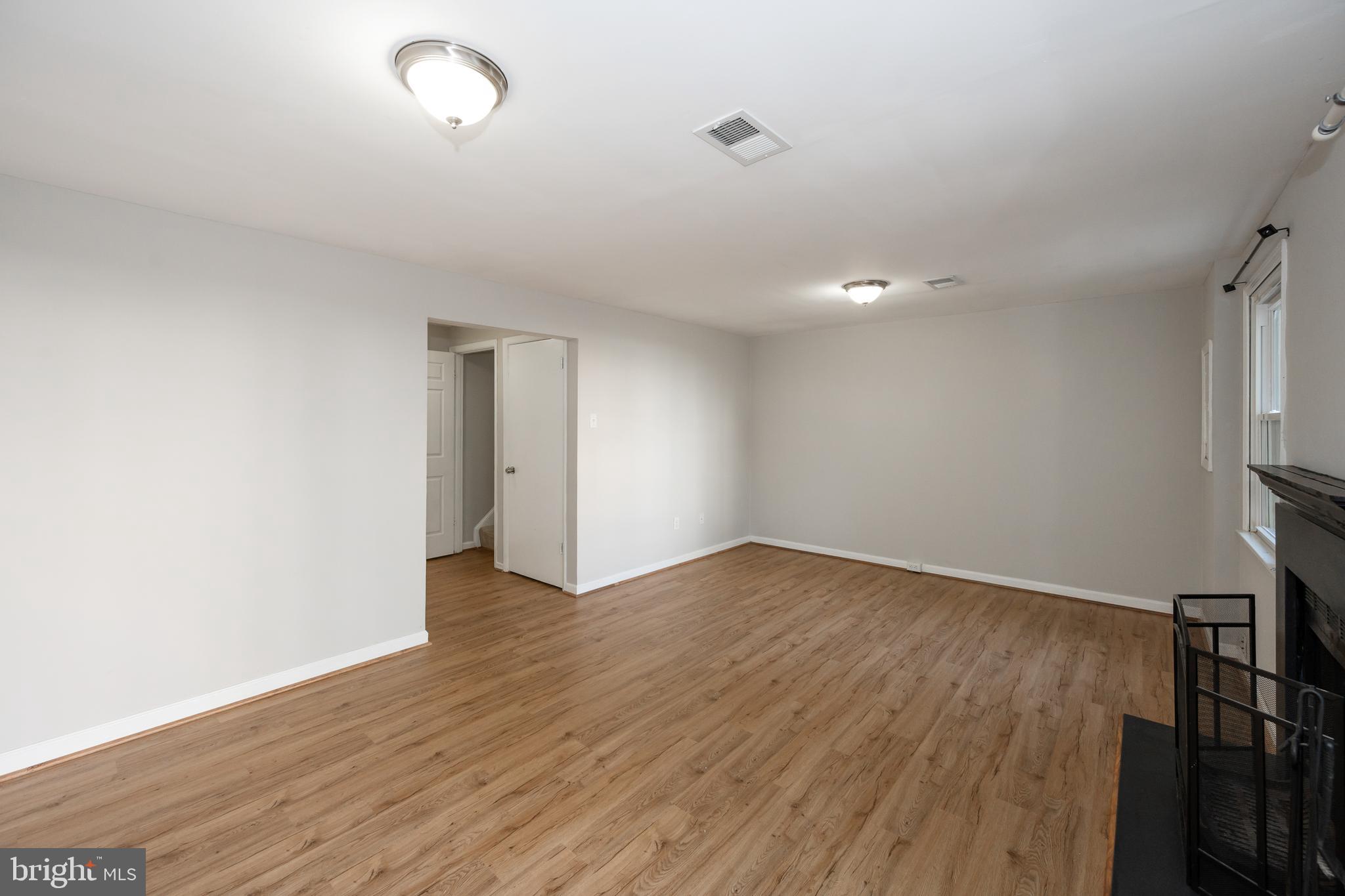 7402 MEADOWLEIGH WAY