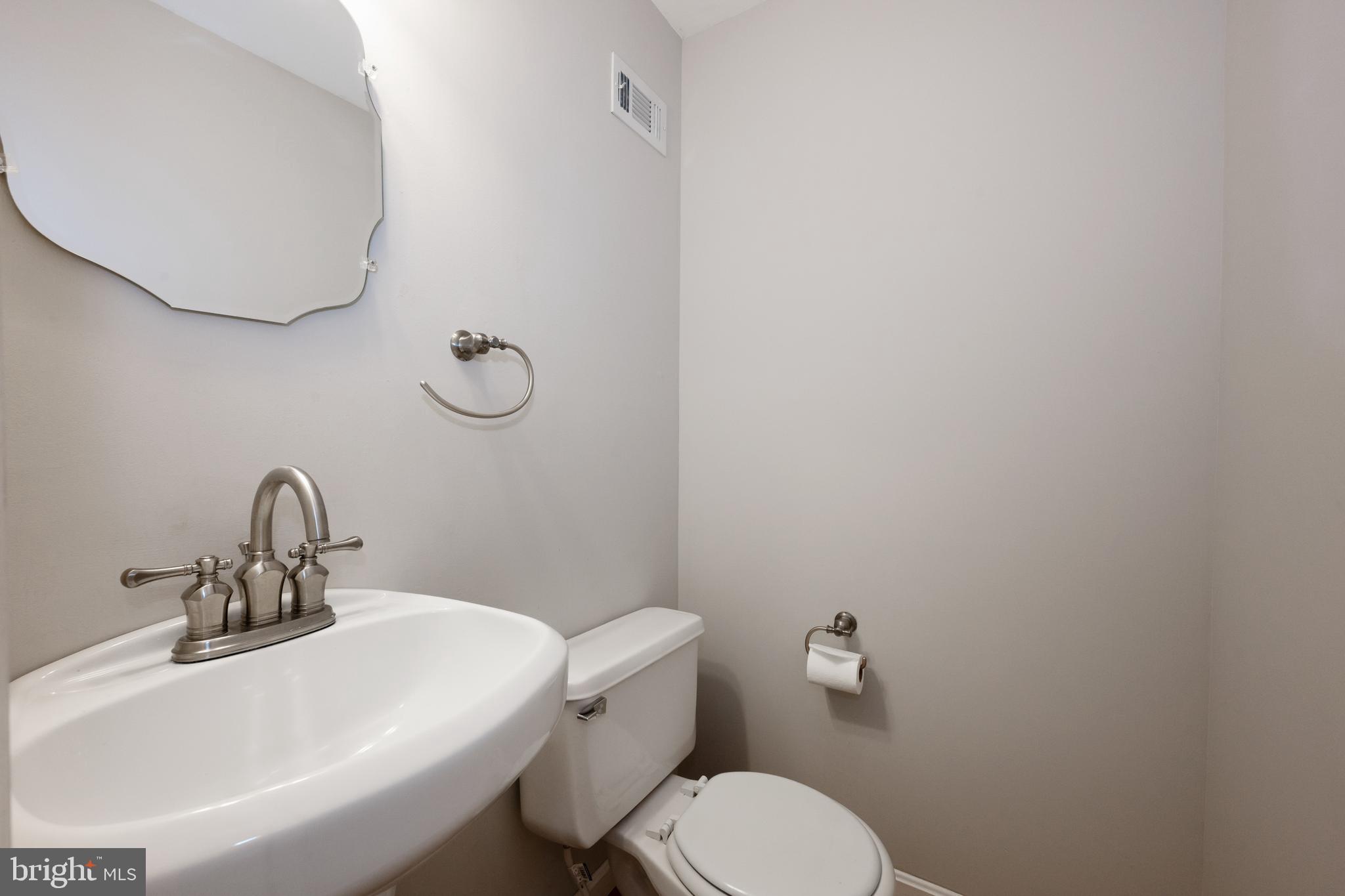 7402 MEADOWLEIGH WAY