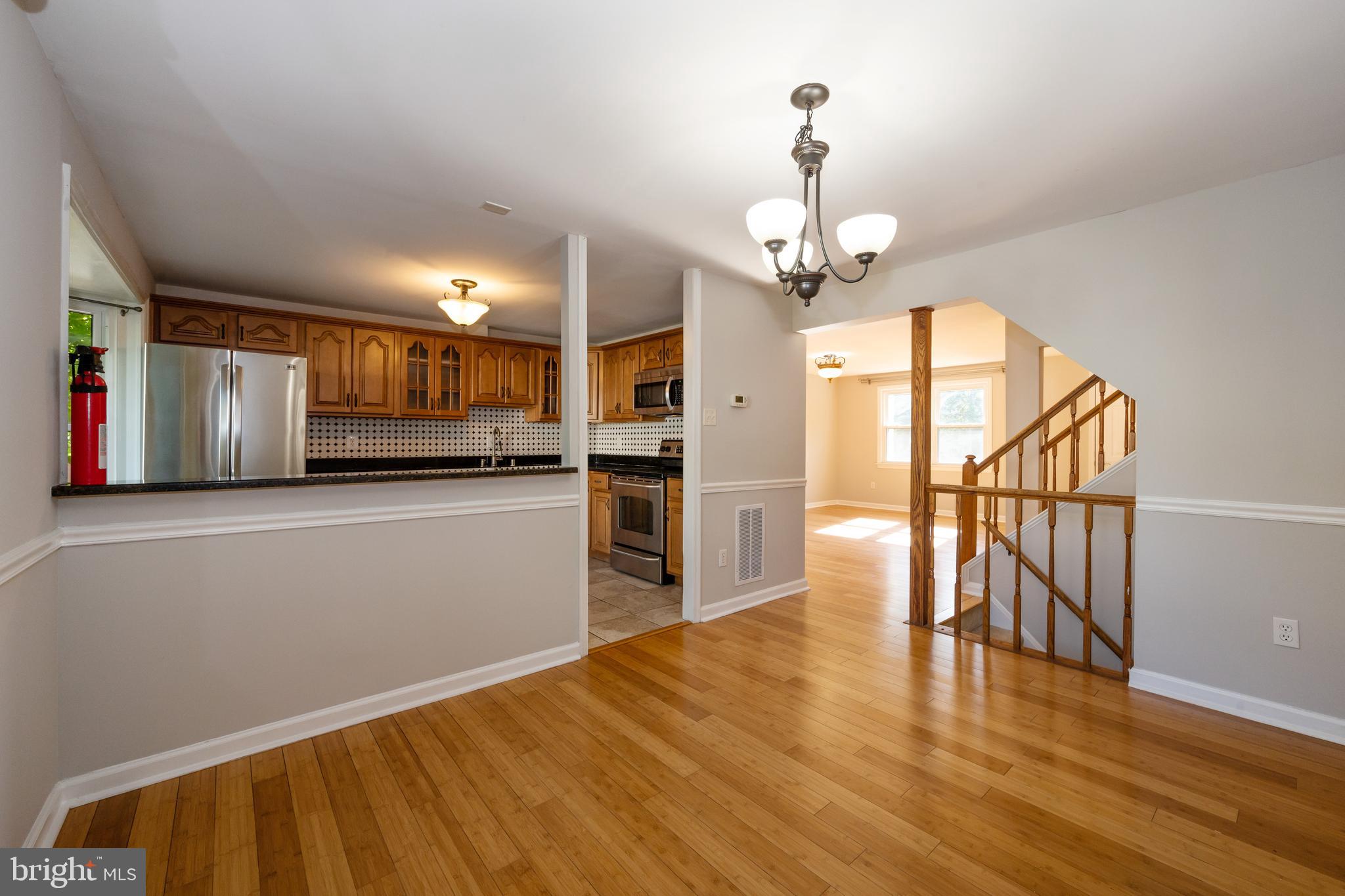 7402 MEADOWLEIGH WAY