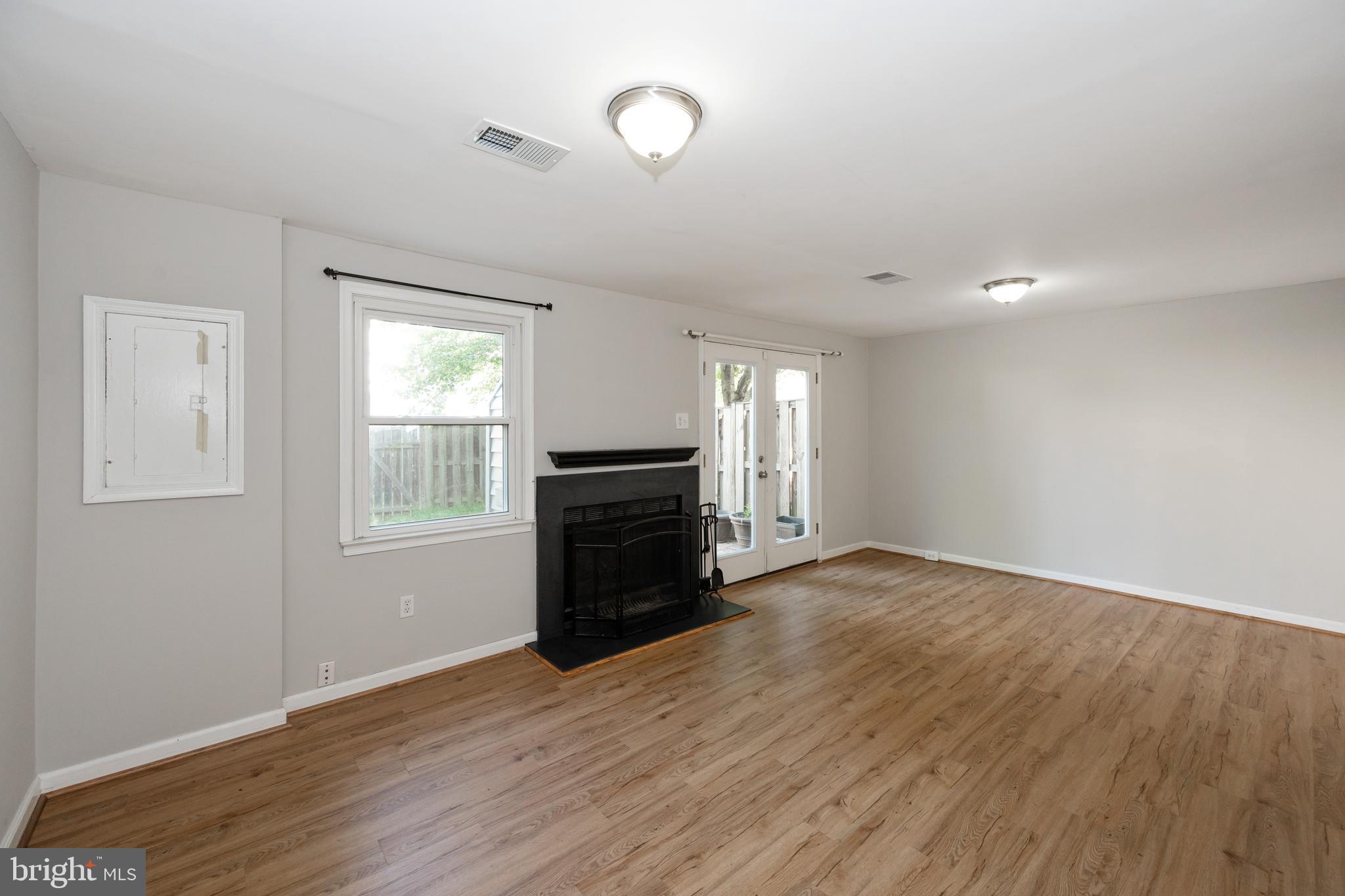 7402 MEADOWLEIGH WAY