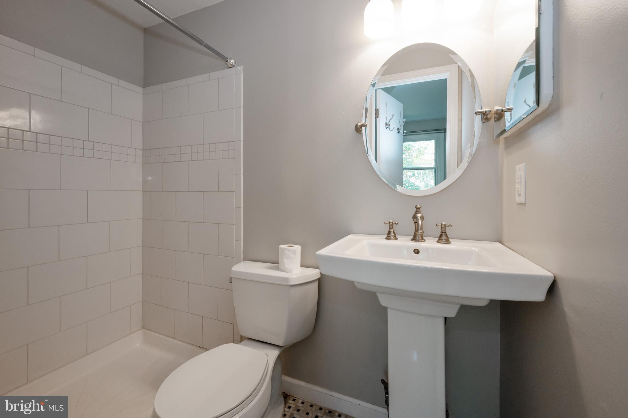 7402 MEADOWLEIGH WAY