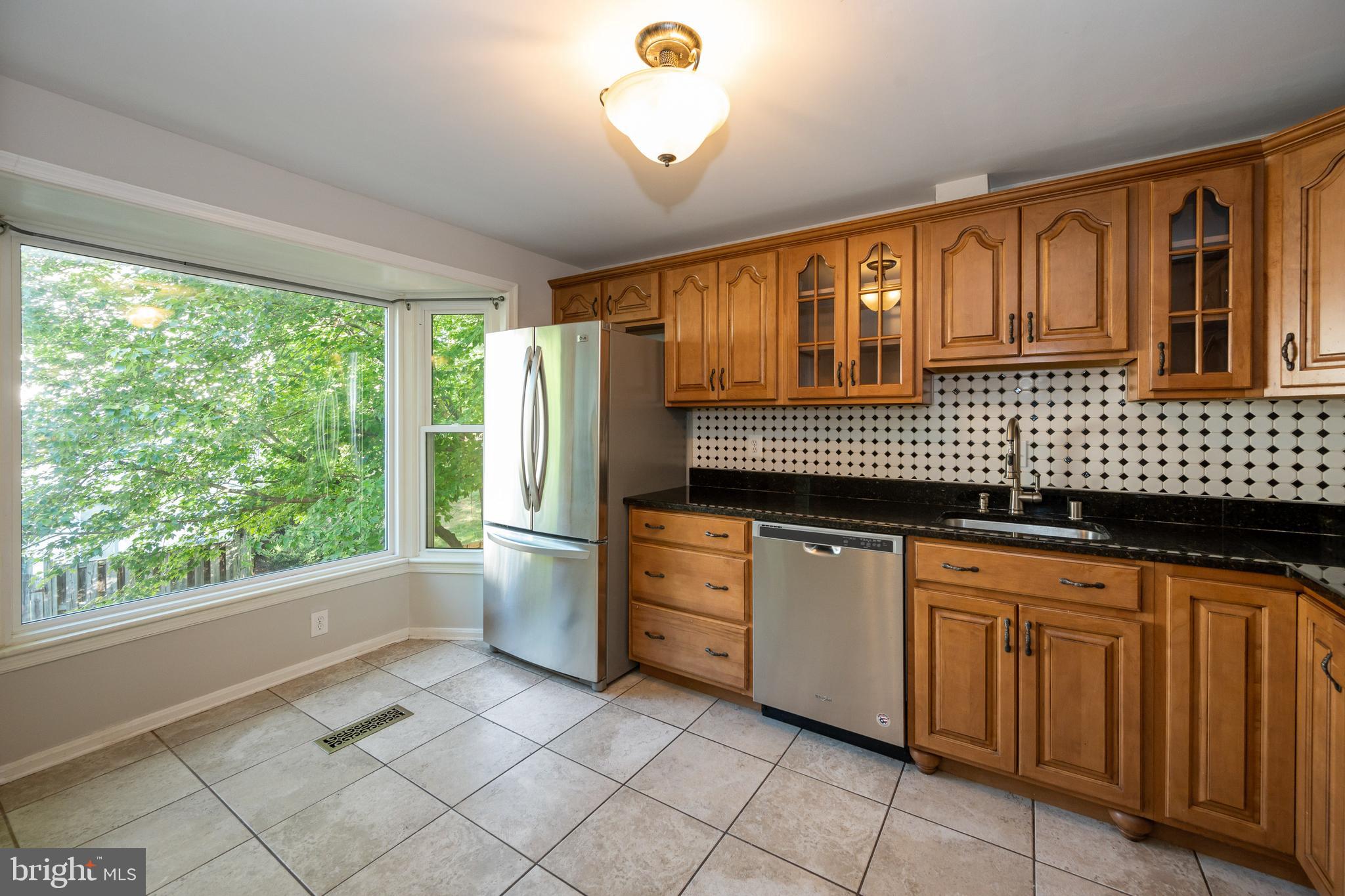 7402 MEADOWLEIGH WAY