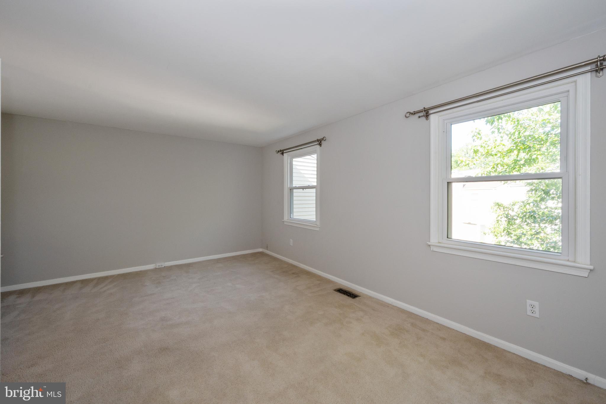 7402 MEADOWLEIGH WAY