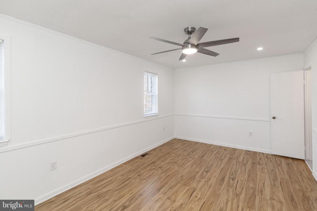 7422 RHONDDA DRIVE