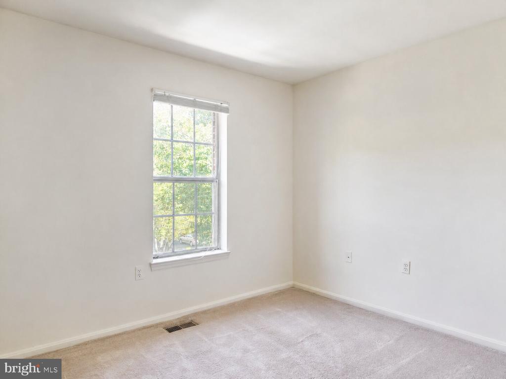 2723 MANORHAVEN COURT