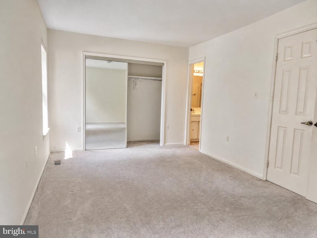 2723 MANORHAVEN COURT