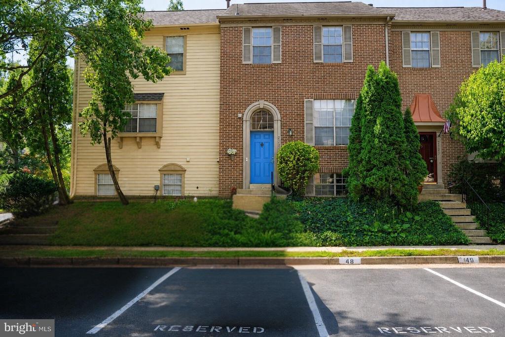 2723 MANORHAVEN COURT