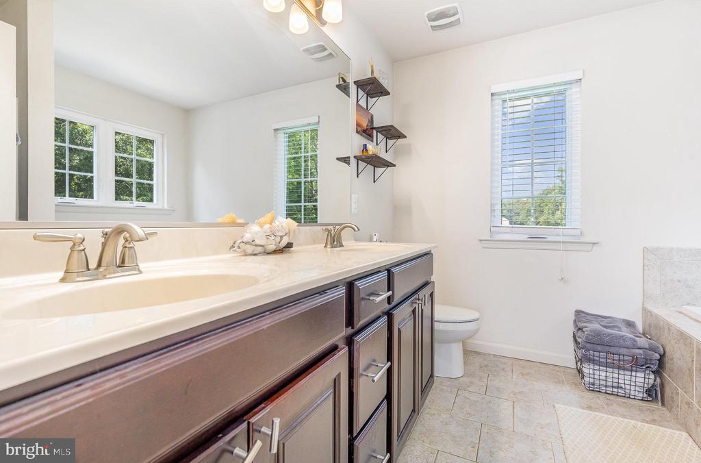 5095 HARVEST GROVE