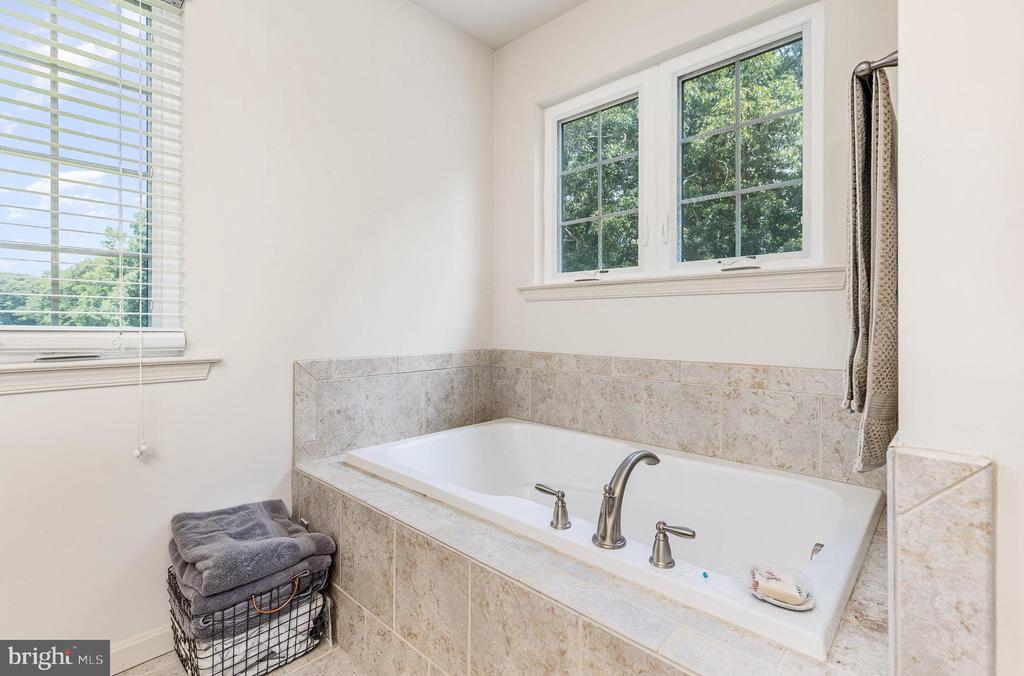 5095 HARVEST GROVE