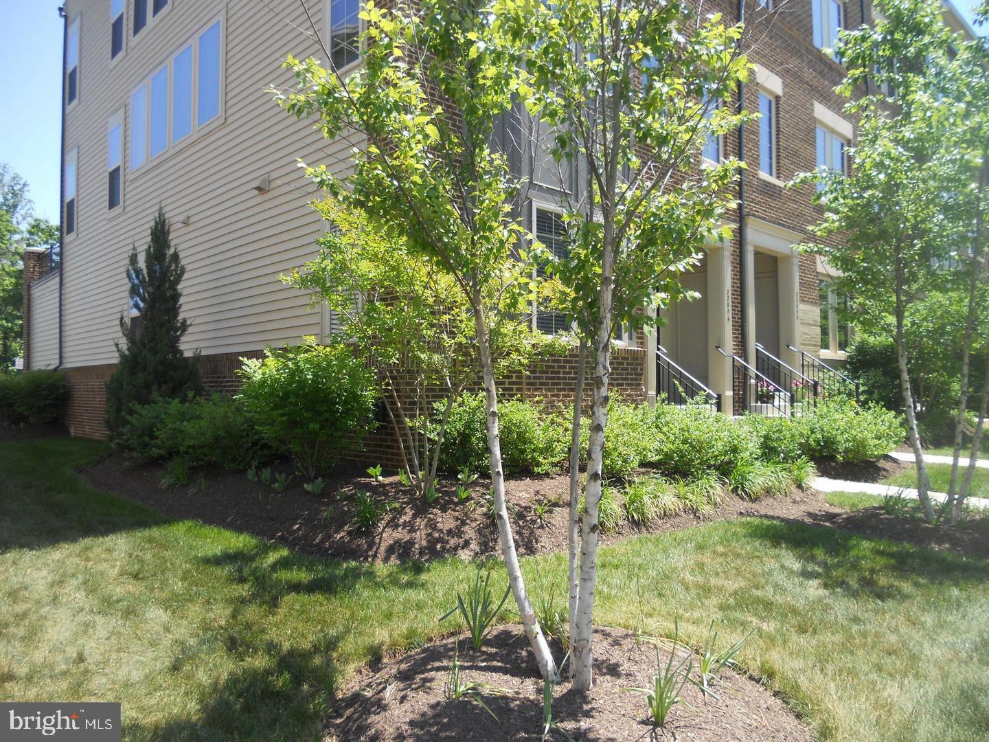 22806 BREEZY HOLLOW DRIVE