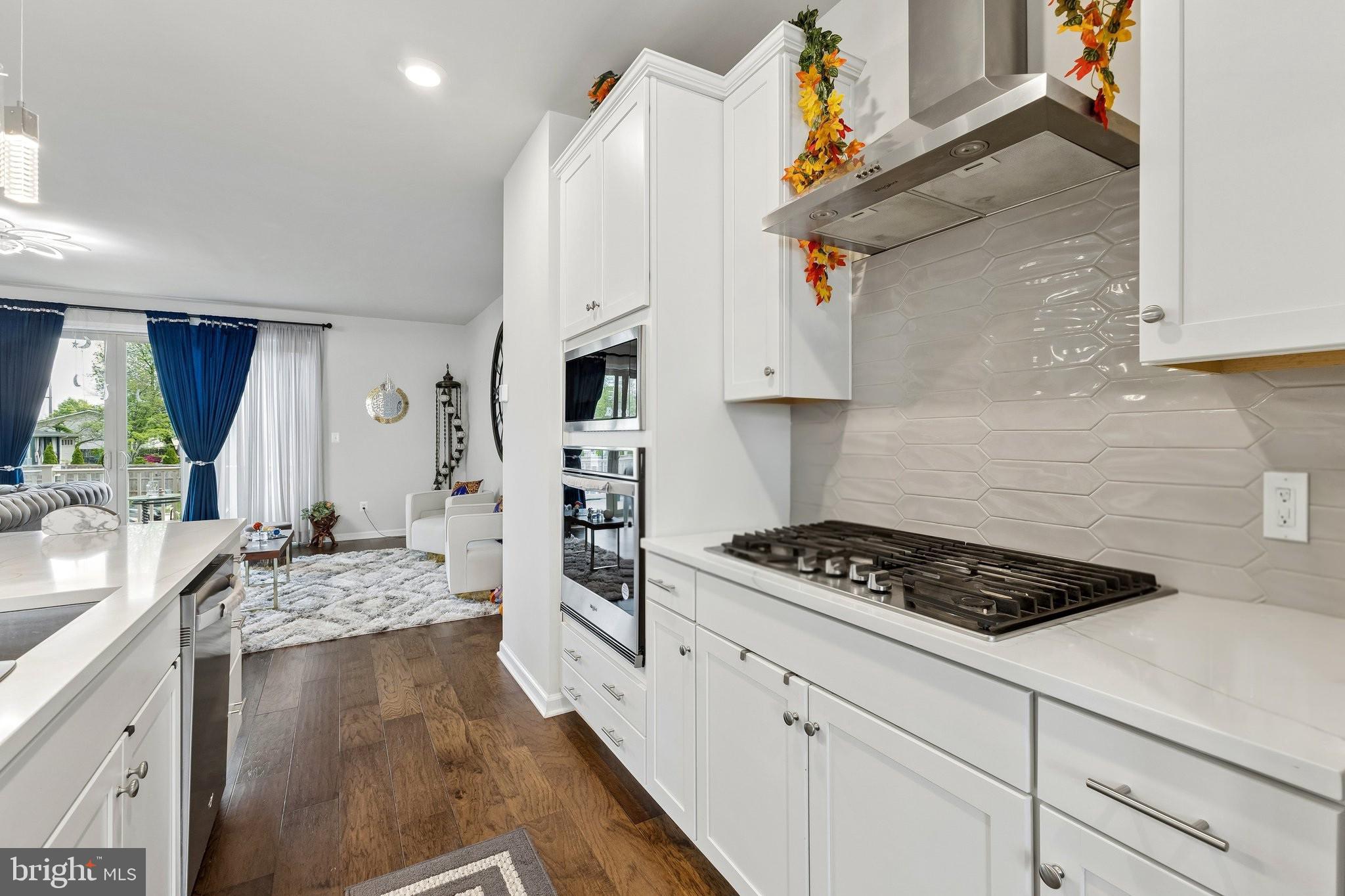 9300 BARNES LOOP