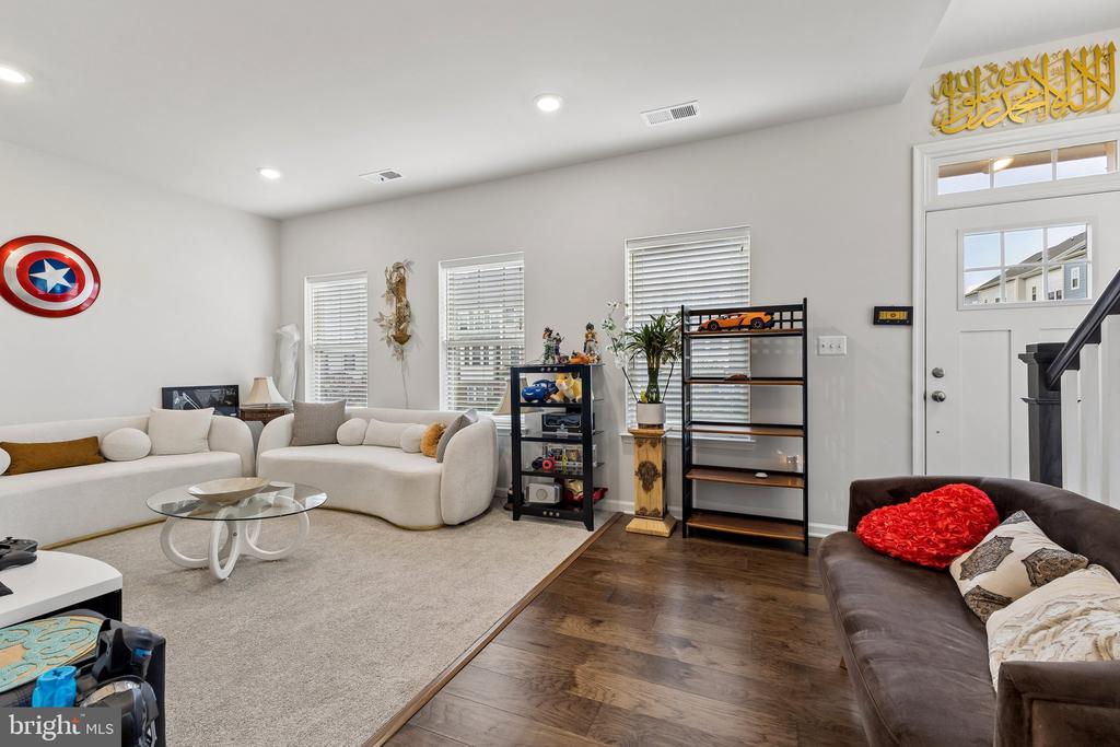 9300 BARNES LOOP