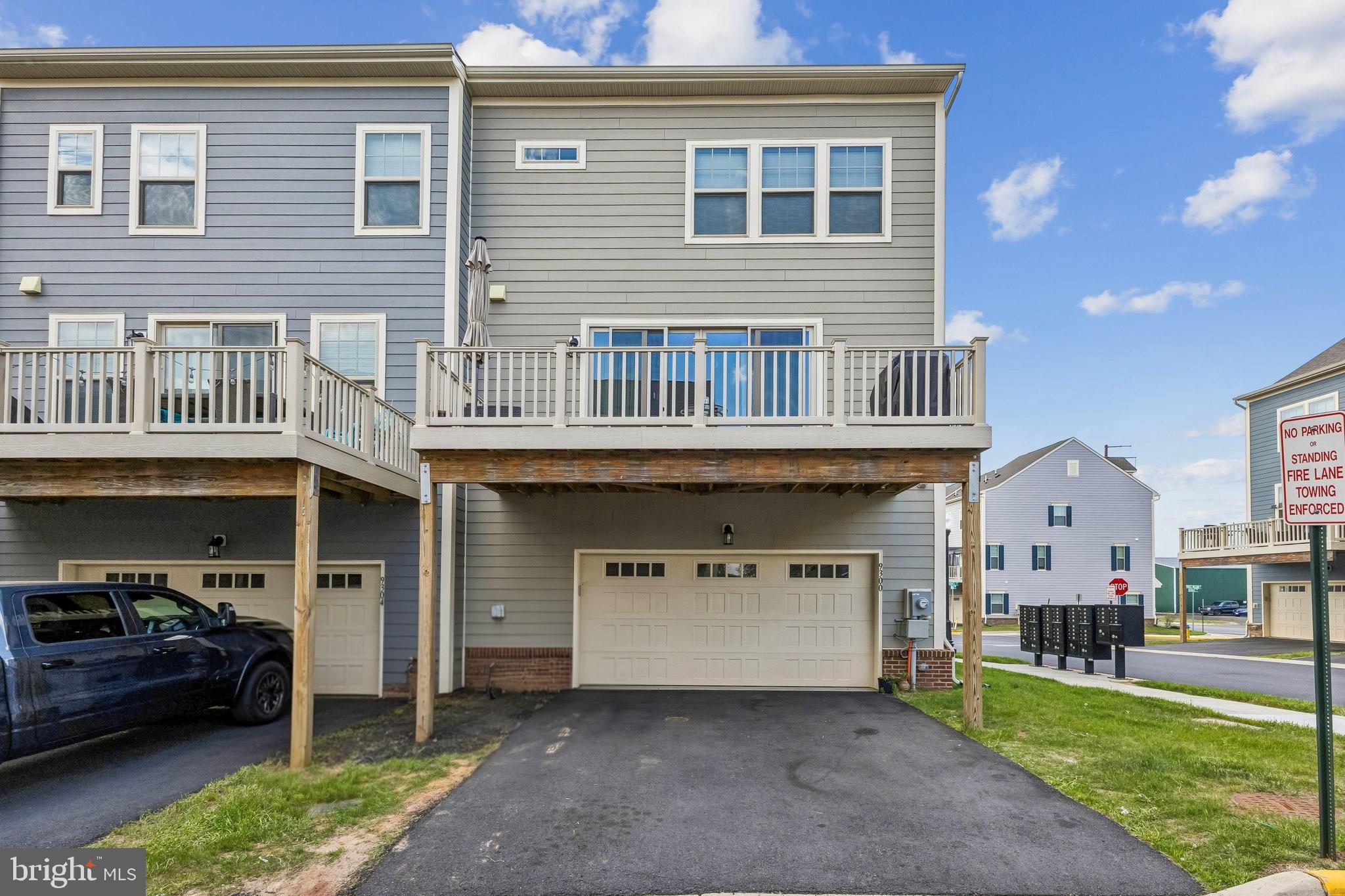 9300 BARNES LOOP