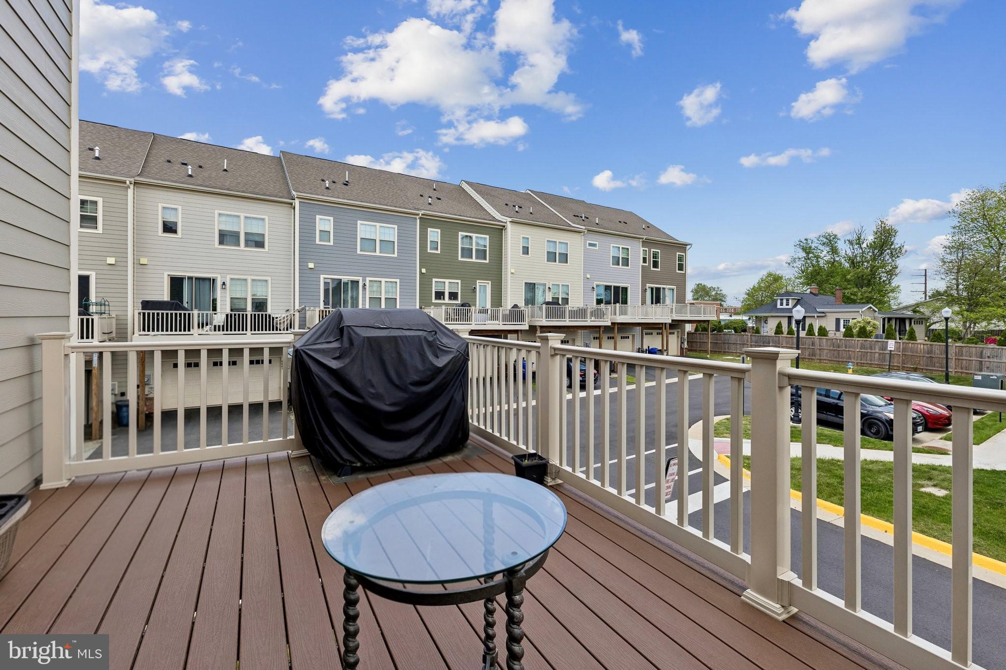 9300 BARNES LOOP