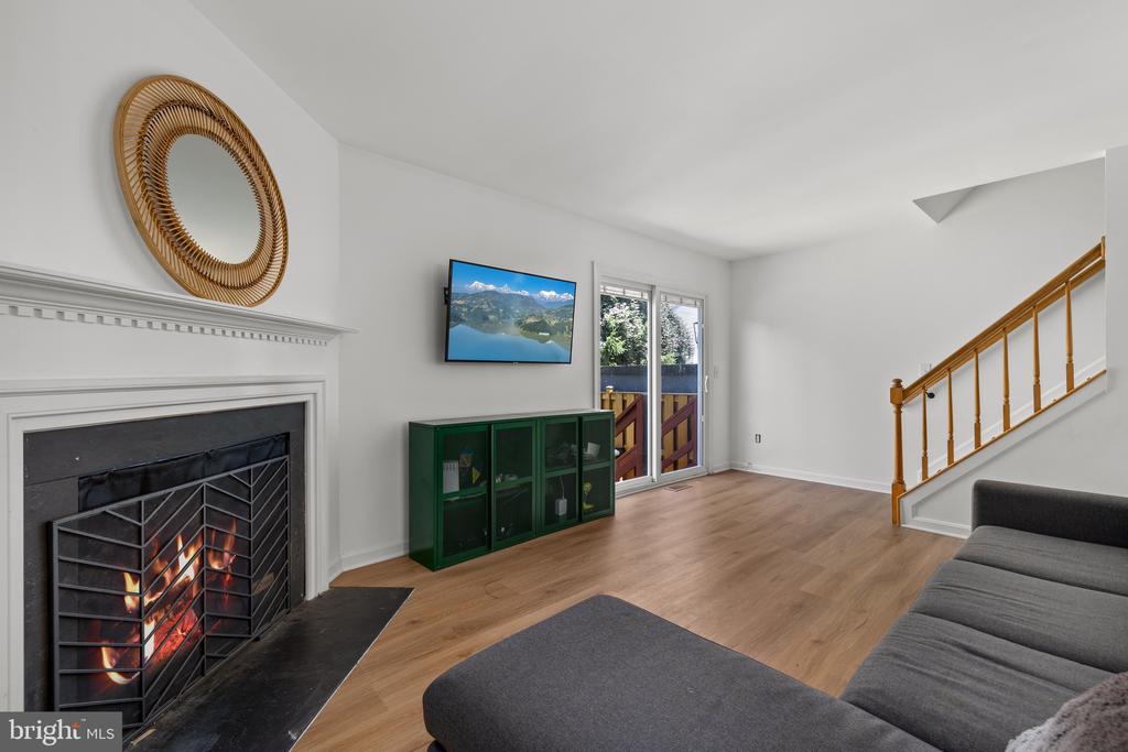 14905 Feeder Ln
