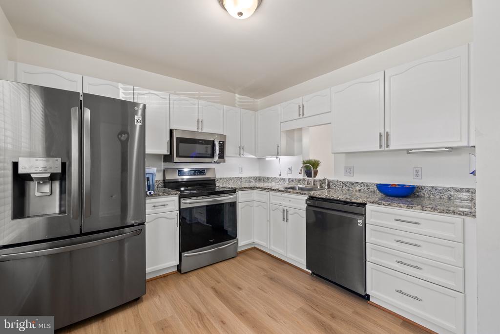 14905 Feeder Ln