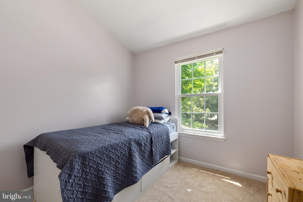 14905 Feeder Ln