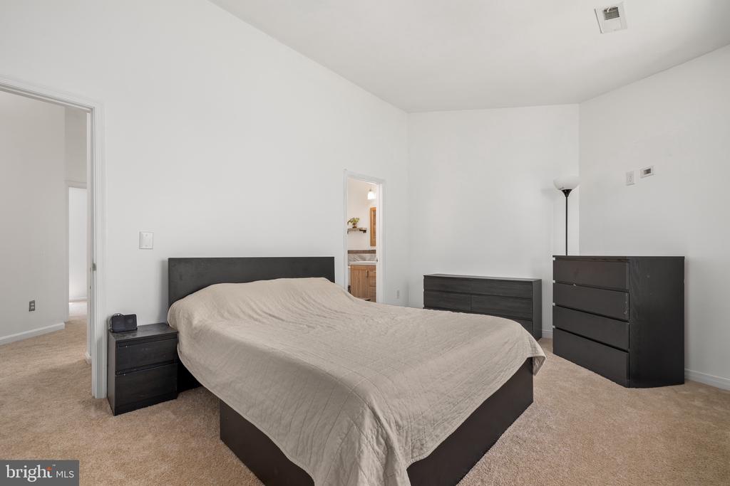 14905 Feeder Ln