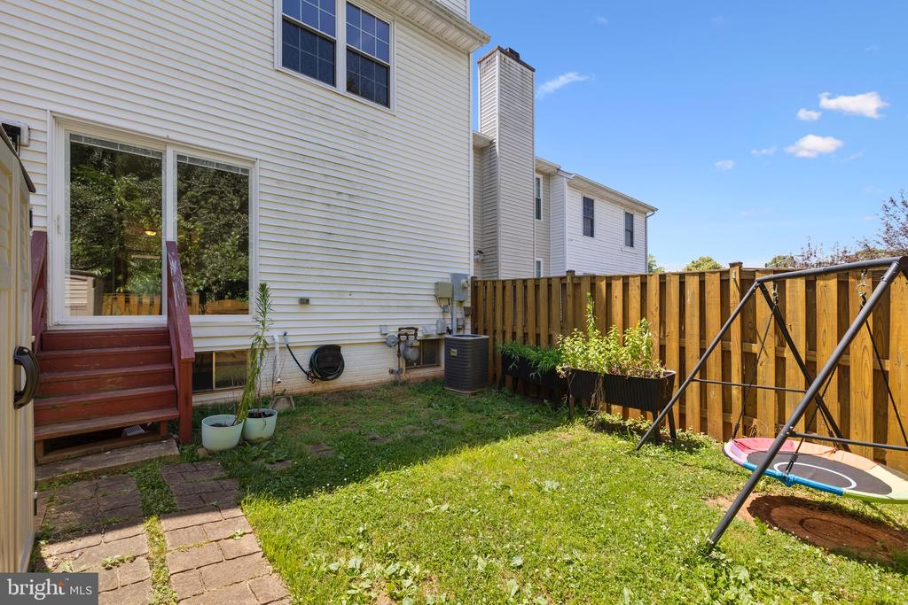 14905 Feeder Ln