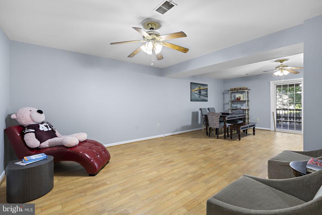 15214 HOLLEYSIDE DRIVE