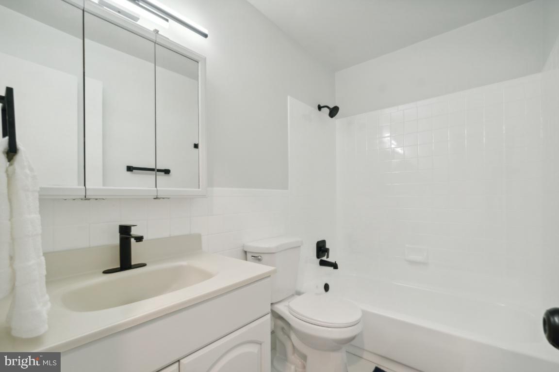 2400 KILPATRICK PLACE