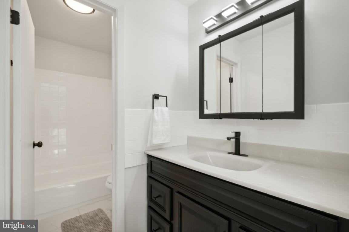 2400 KILPATRICK PLACE