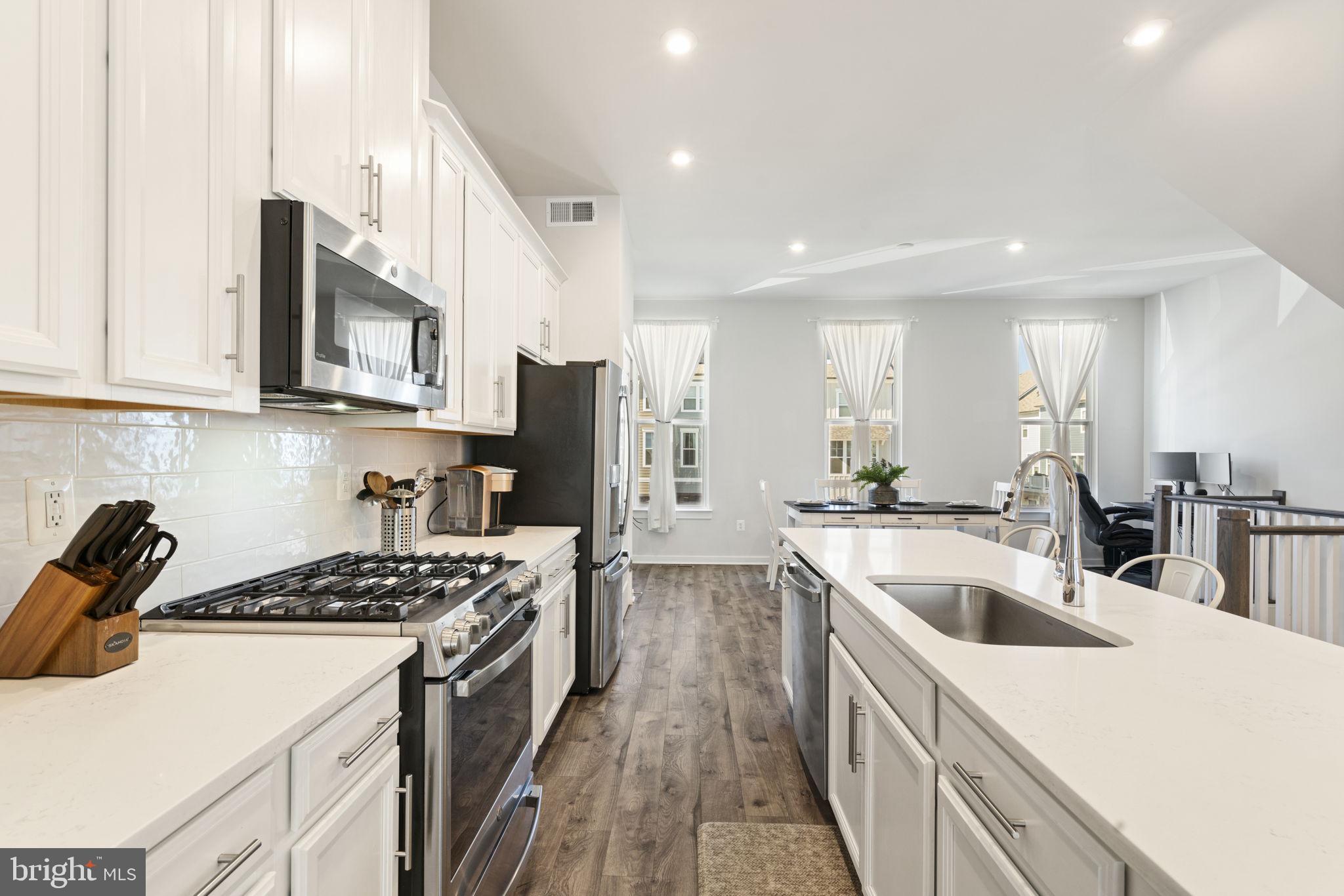 1697 BEECH LEAF STREET