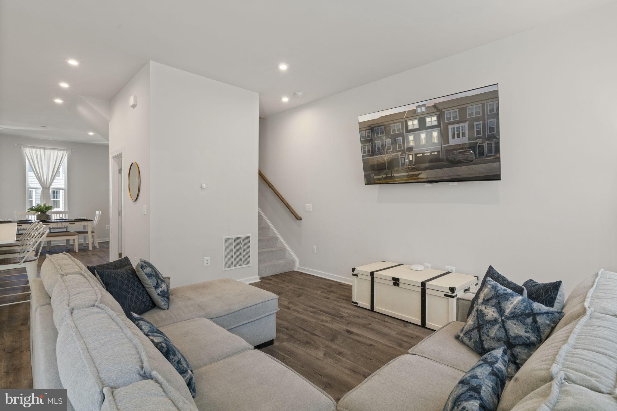 1697 BEECH LEAF STREET