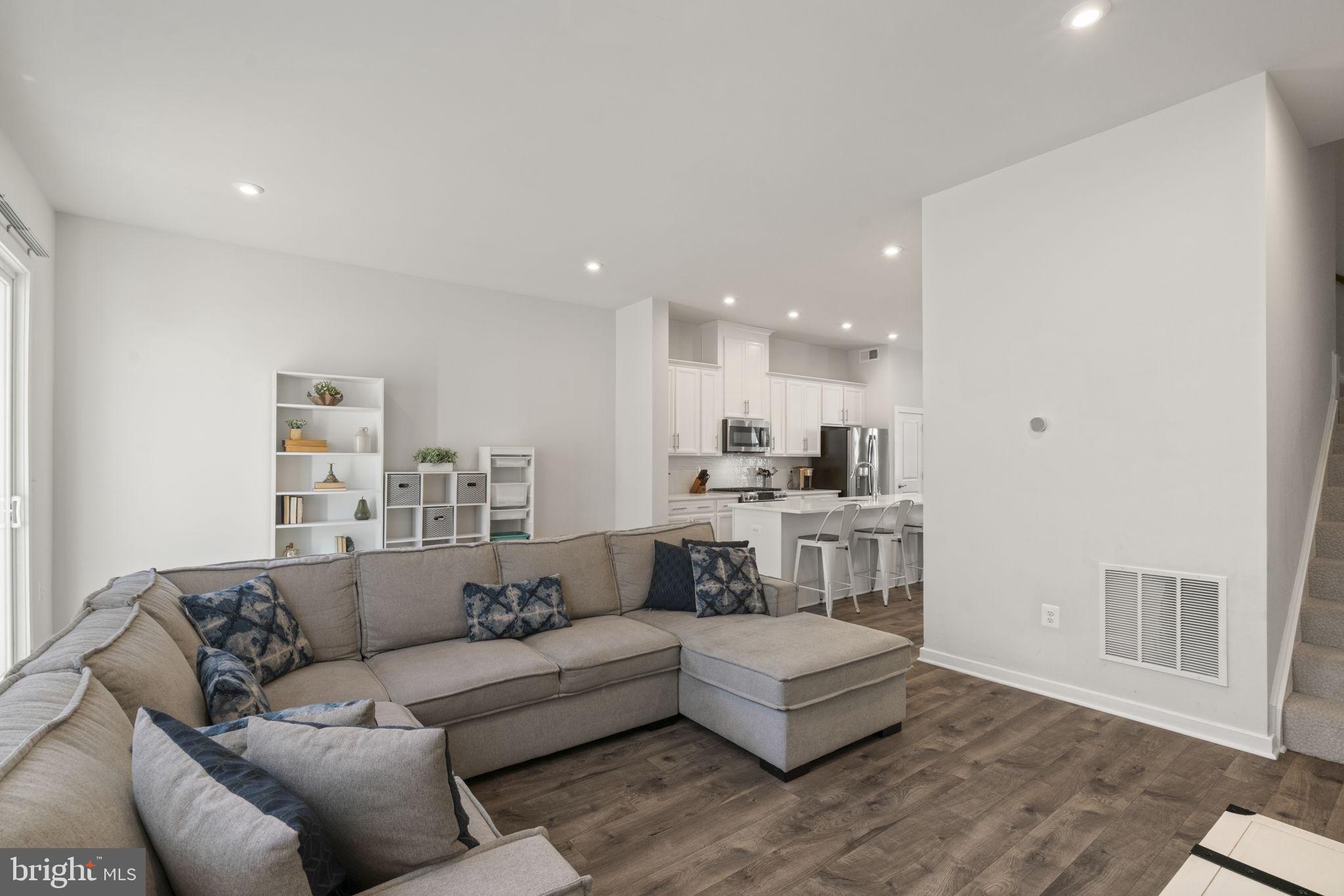 1697 BEECH LEAF STREET