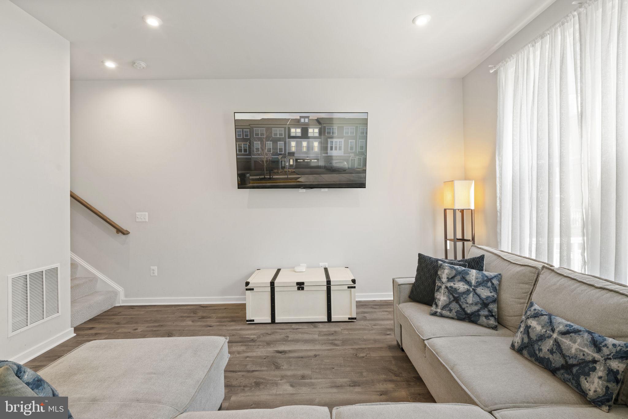 1697 BEECH LEAF STREET