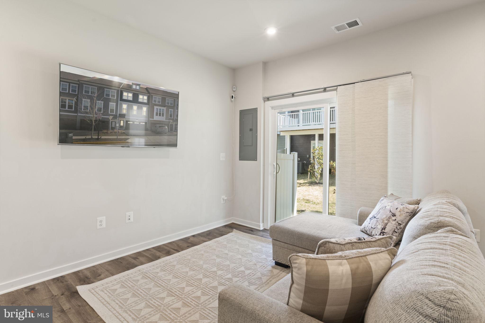 1697 BEECH LEAF STREET