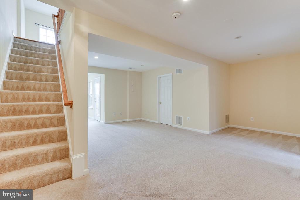 16742 SWEENEY LANE