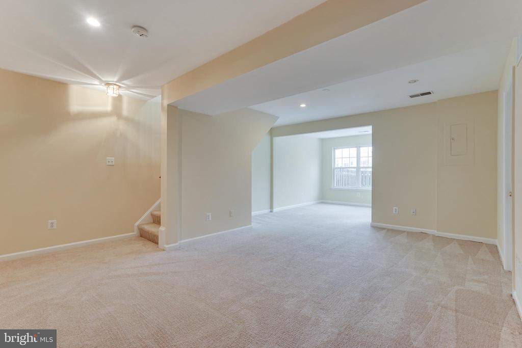 16742 SWEENEY LANE