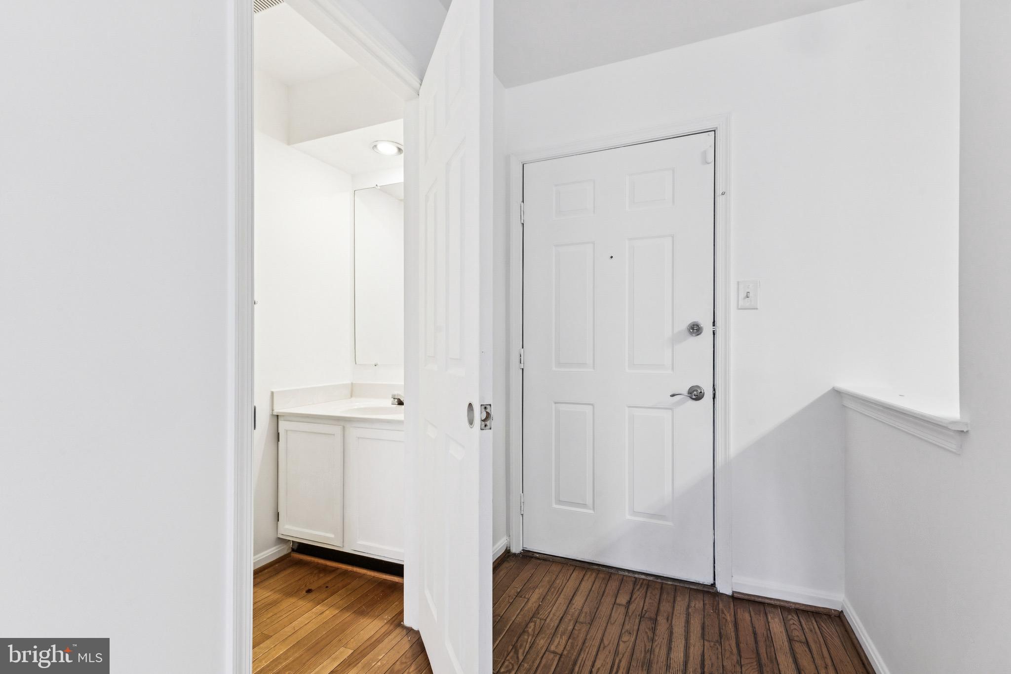 1925 INGLEBROOK DRIVE