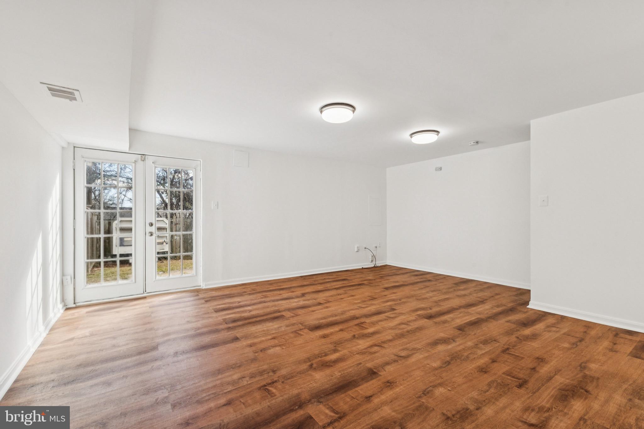 1925 INGLEBROOK DRIVE