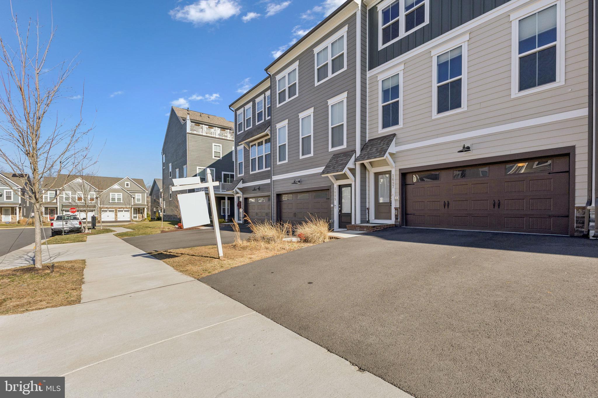 1697 BEECH LEAF STREET