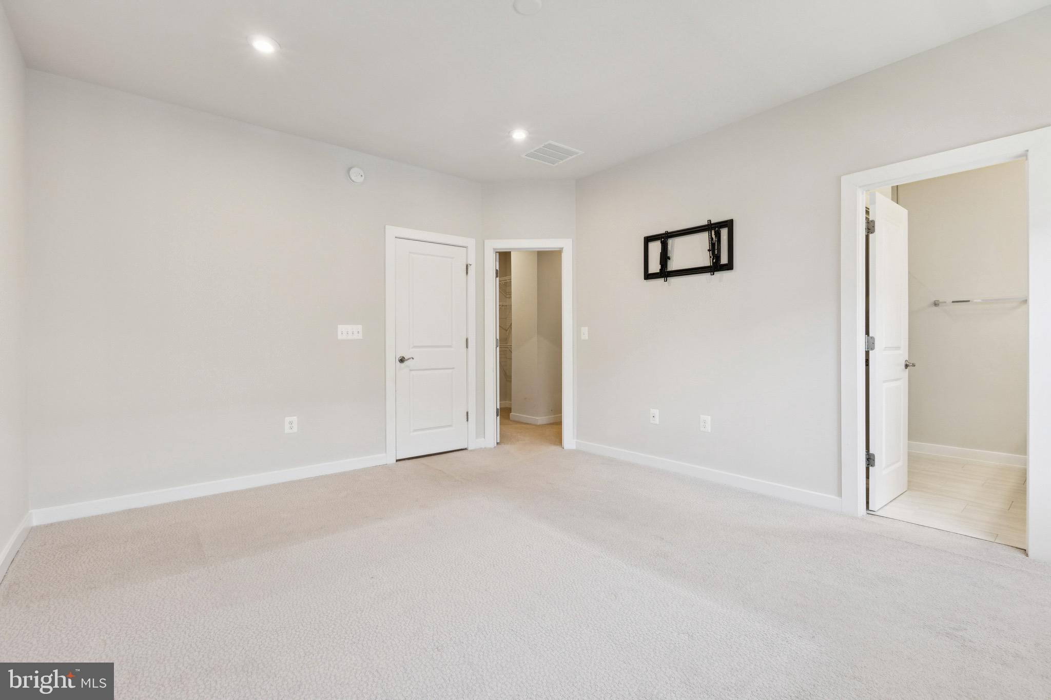 1697 BEECH LEAF STREET